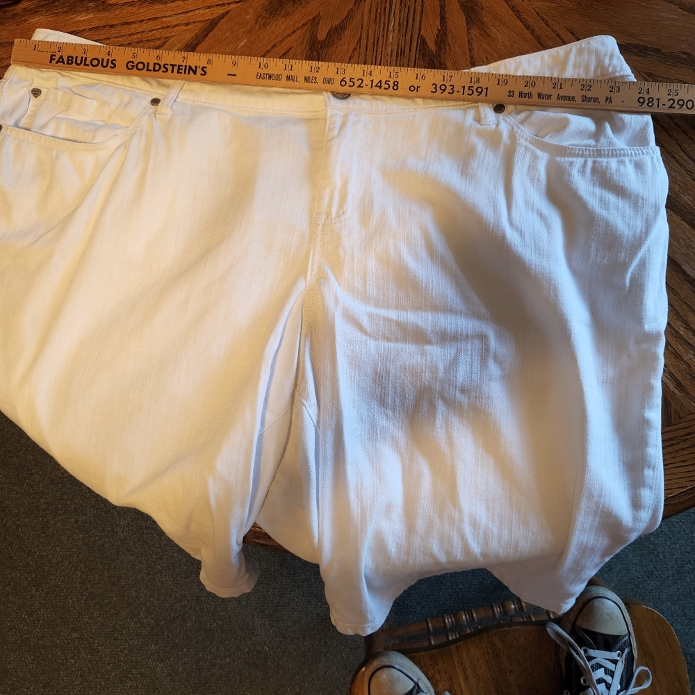 Torrid white Bermuda shorts